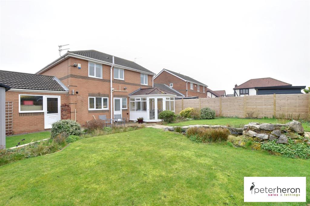 Moorfield Gardens, Cleadon, Sunderland 4 bed detached house £475,000