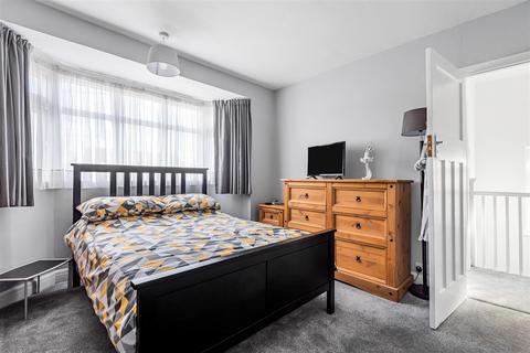 29 Poole Road, Epsom, KT19 9SQ
