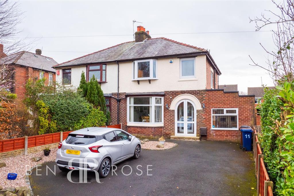 Bow Lane, Leyland 3 bed semidetached house £300,000