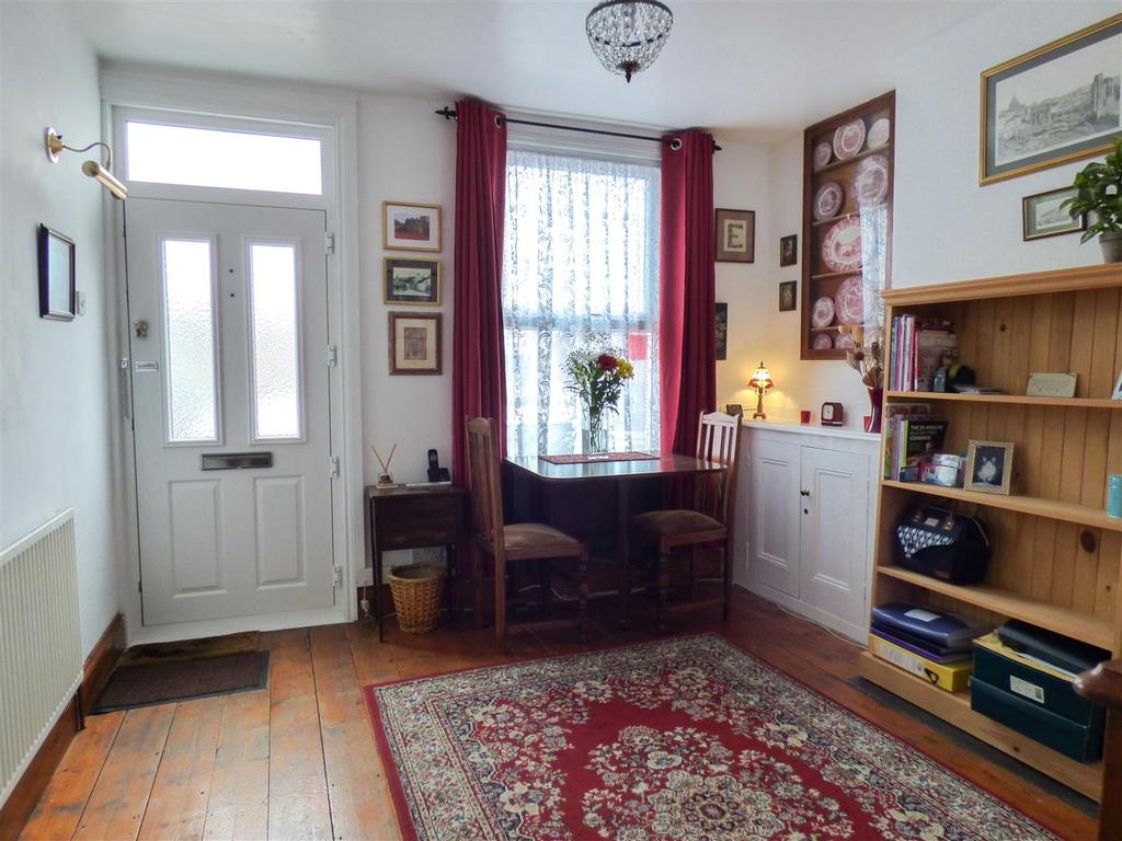 Napier Road, Northfleet, Gravesend 2 bed house £260,000
