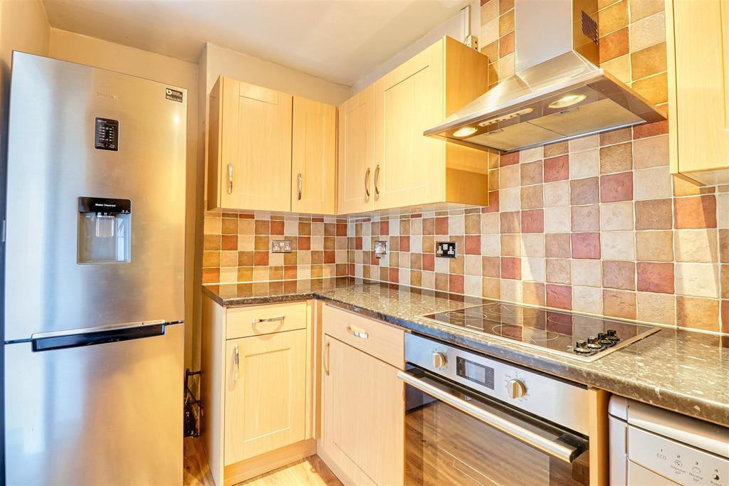 Kitchen (2) 8.jpg
