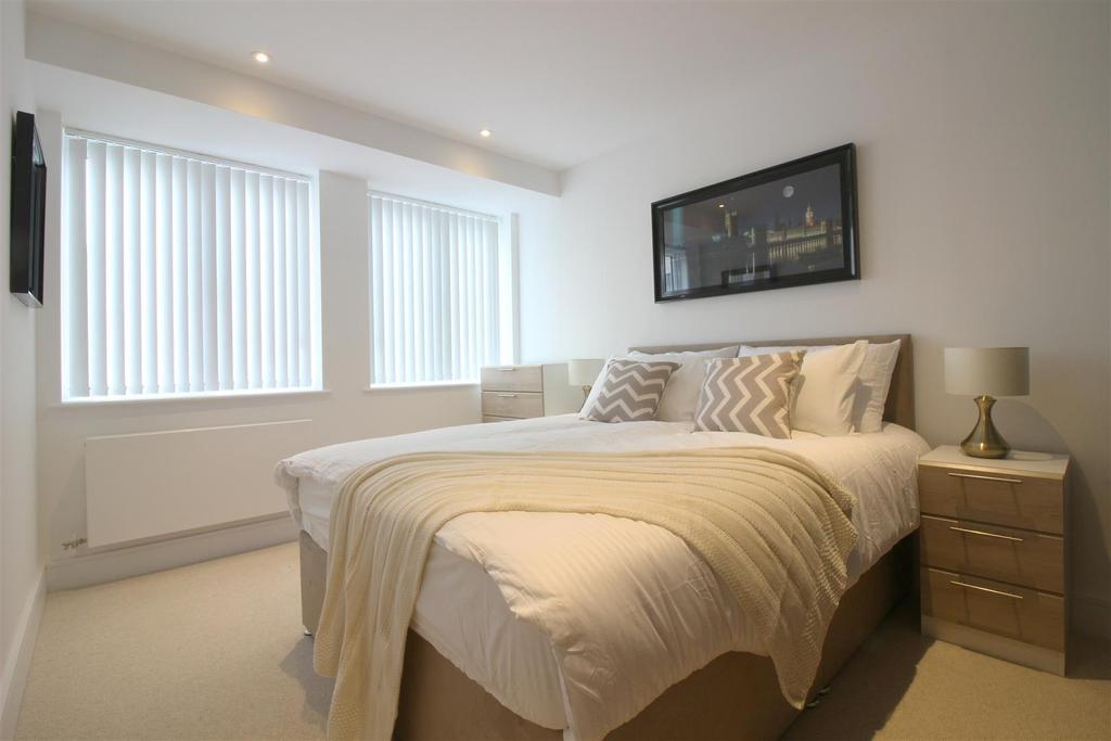 Burlington House, Waltham Cross 1 bed flat £220,000