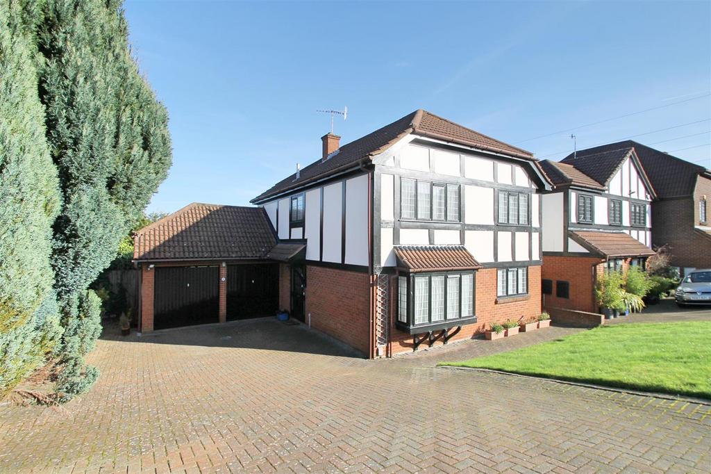Albany Close, Bushey WD23 4 bed detached house for sale £875,000