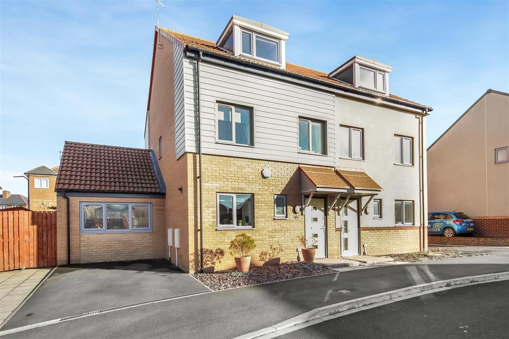 Iris Grove, Darlington 3 bed semidetached house £205,000