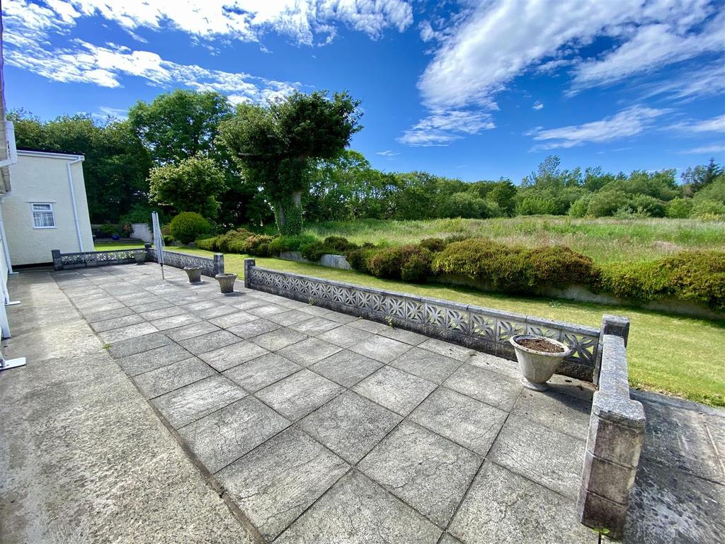 Golf Road, Pwllheli 4 bed detached bungalow £800 pcm (£185 pw)