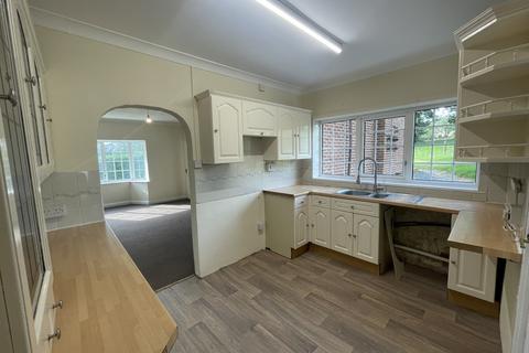 4 bedroom detached house to rent, Llanerchydol, Welshpool, Powys, SY21