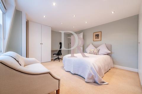 22b Canonbury Square, London, N1 2AL