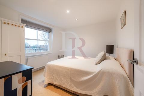 22b Canonbury Square, London, N1 2AL