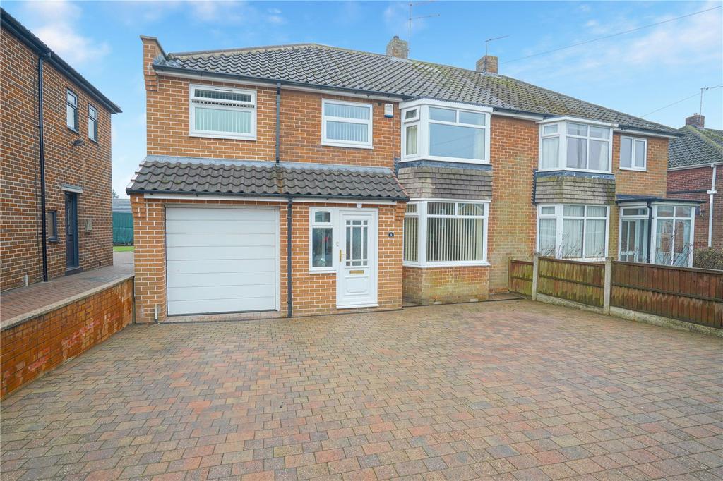 Lindum Drive, Wickersley, Rotherham... 4 bed semidetached house £350,000