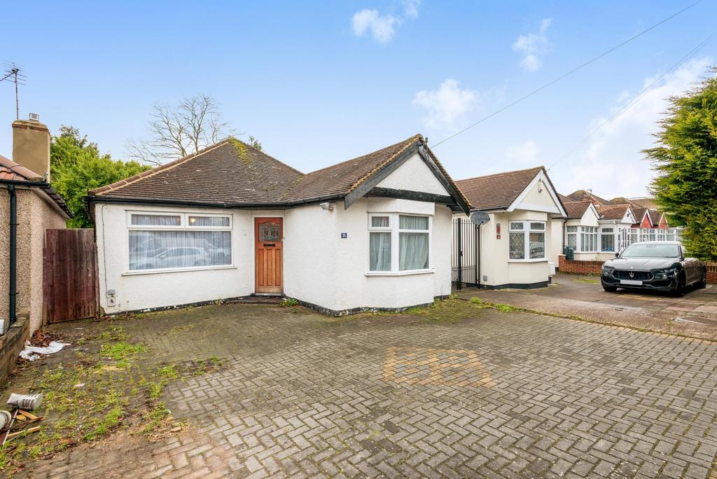 Clarence Road, Bexleyheath, DA6 3 bed bungalow £1,675 pcm (£387 pw)