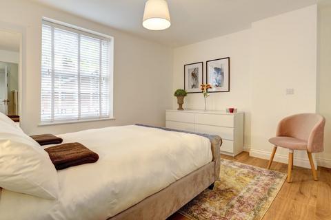 2 bedroom flat to rent, Phoenix Rd, London  NW1