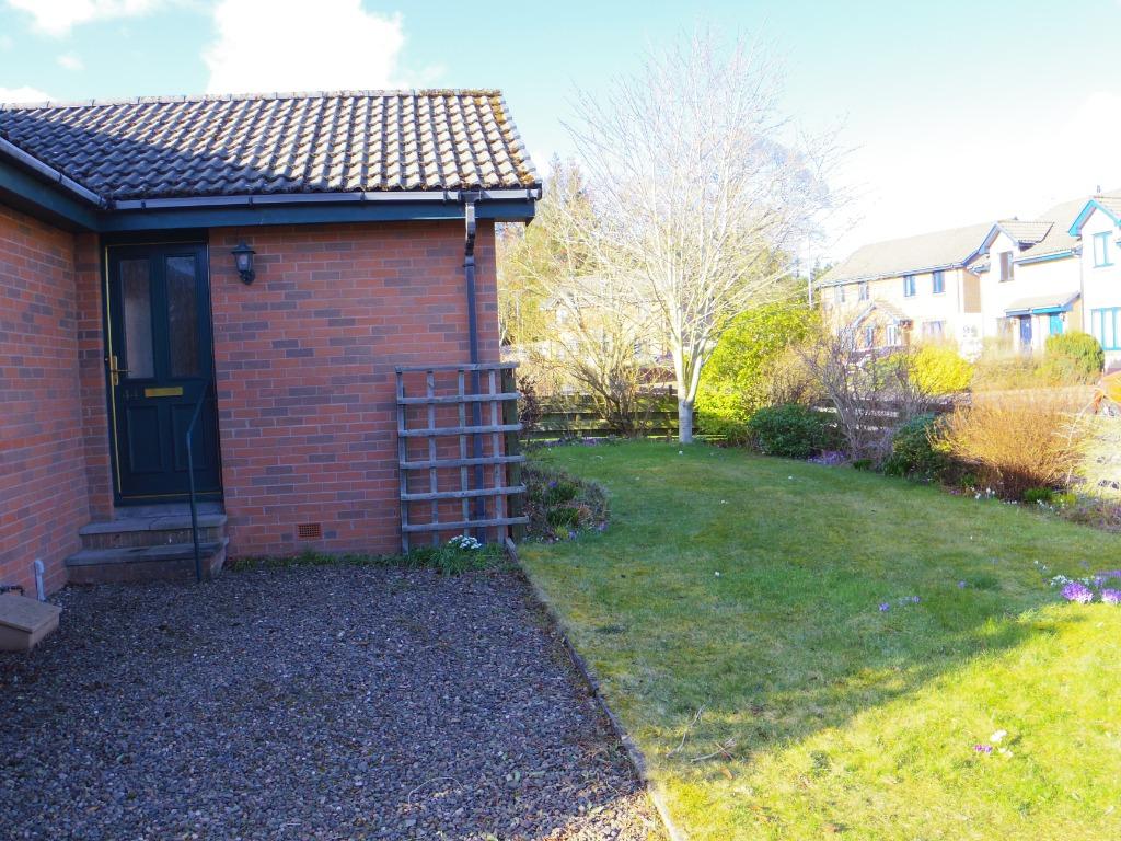 Trinity Park, Duns, Scottish Borders... 3 bed bungalow £775 pcm (£179 pw)