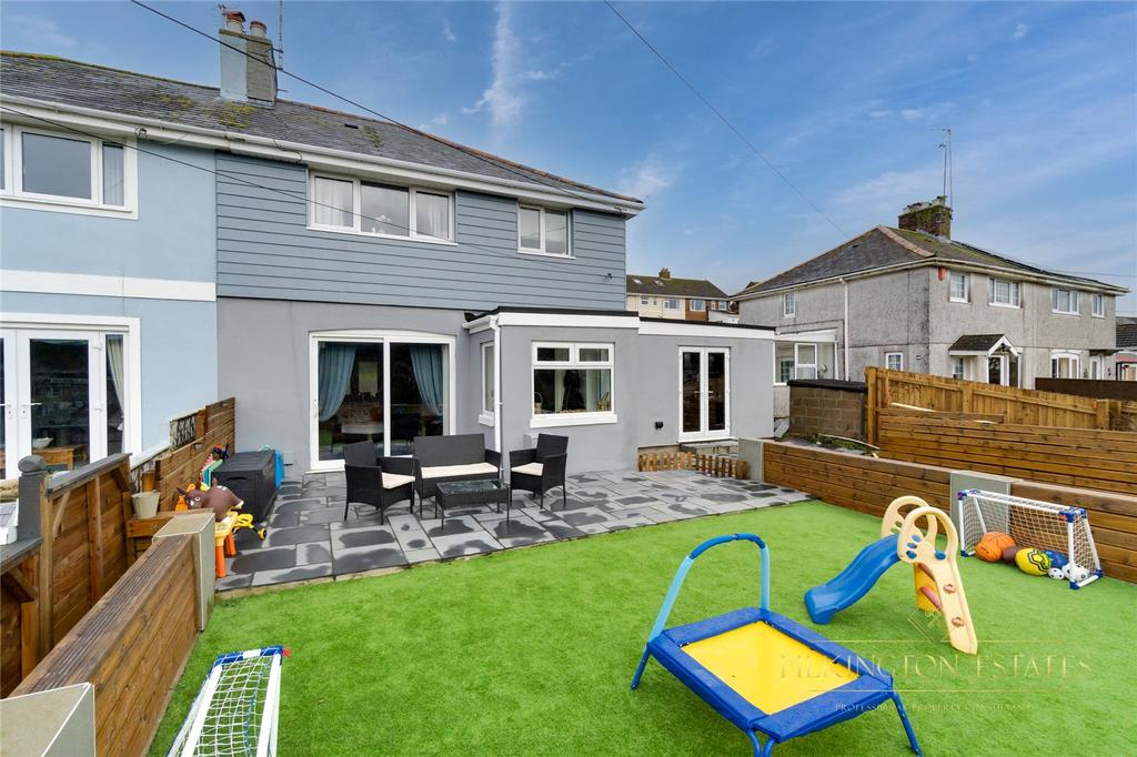 Wembury Road, Elburton, Plymstock, PL9 4 bed semidetached house £300,000