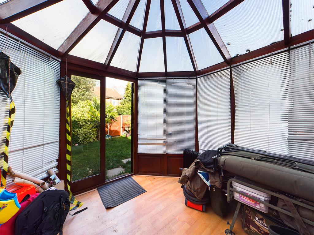 Jersey Close, Chertsey, Surrey, KT16 1 bed end of terrace house £