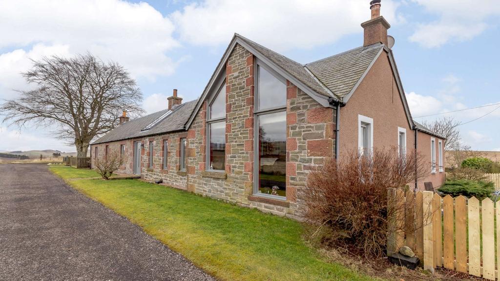 Meikle Kenny Farm Cottage, Lintrathen, Kirriemuir, Angus 4 bed detached ...