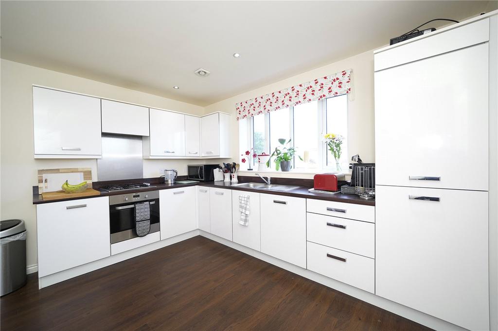 Hough Way, Shifnal, Shropshire, TF11 5 bed detached house £525,000