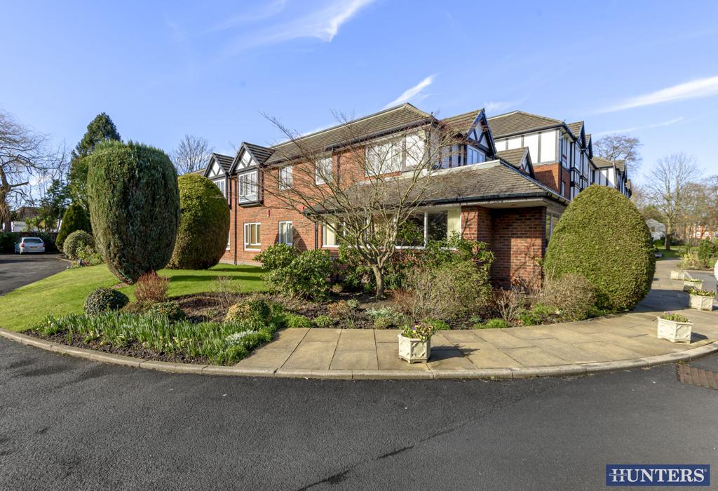 Elmwood, Worsley, Manchester 1 bed apartment £700 pcm (£162 pw)