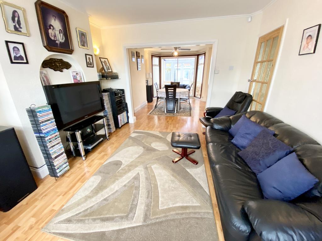 Brinkburn Gardens, Edgware, HA8 4 bed semidetached house £799,999