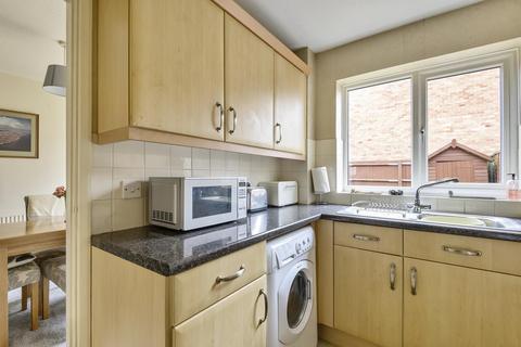 12 Fircroft Close, Woking, GU22 7LZ