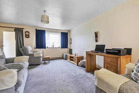 12 Fircroft Close, Woking, GU22 7LZ