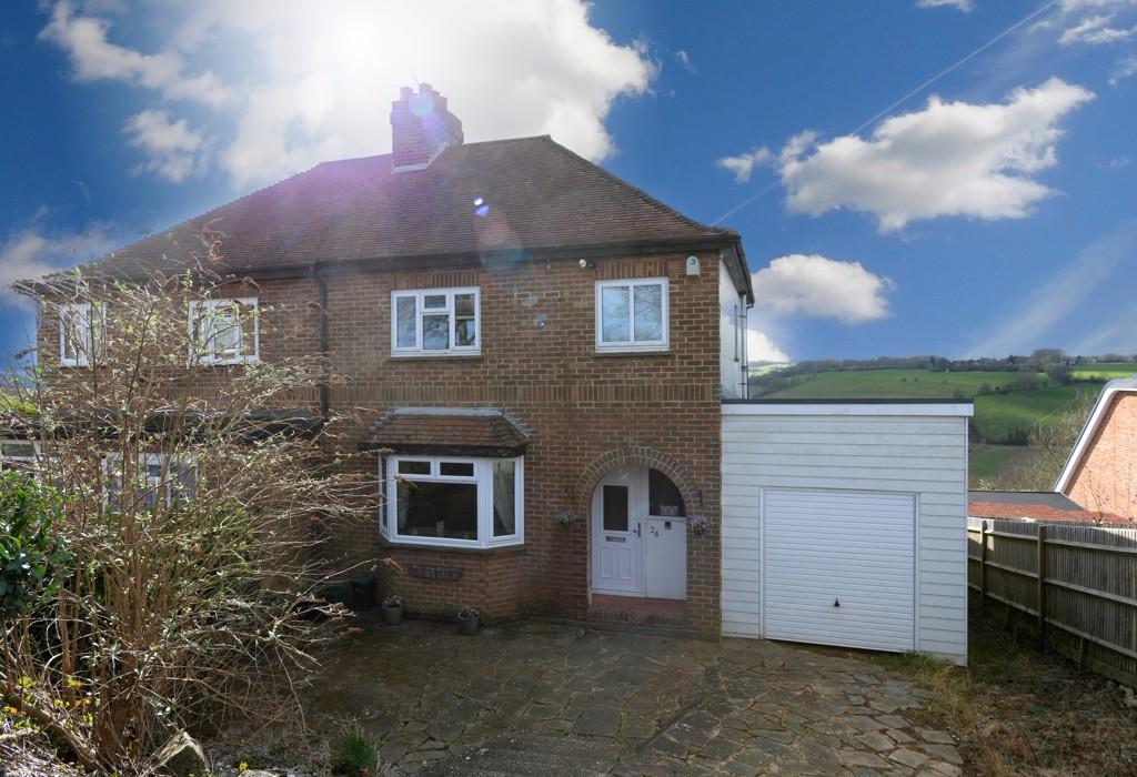 Main Road, Biggin Hill, Westerham 3 bed semidetached house £500,000