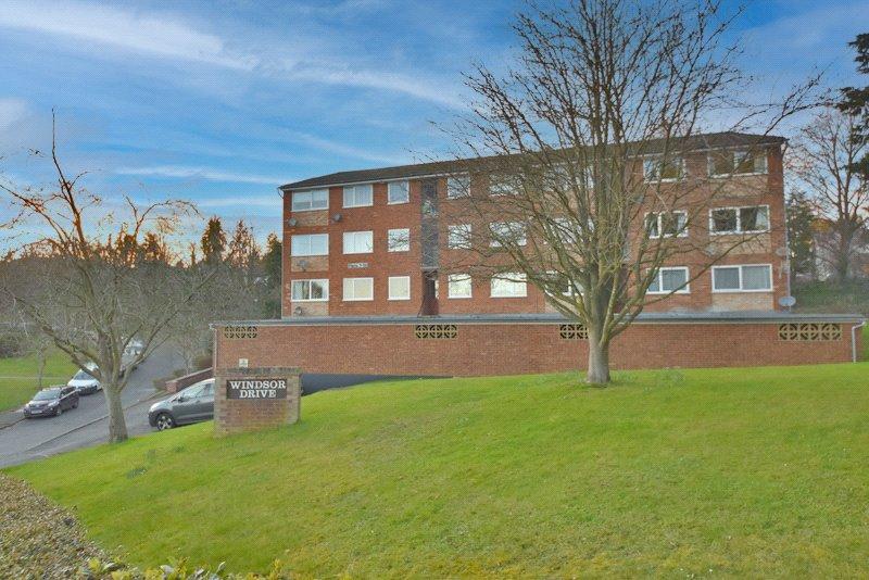 Windsor Drive, High 2 bed apartment £950 pcm (£219 pw)