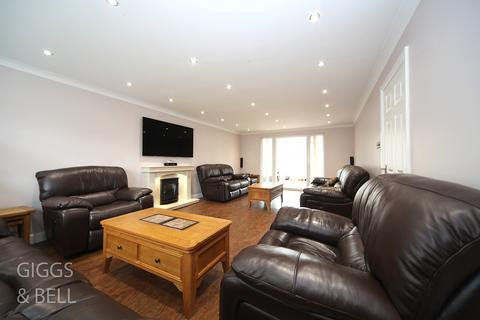 3 Sunset Drive, Luton, LU2 7TN