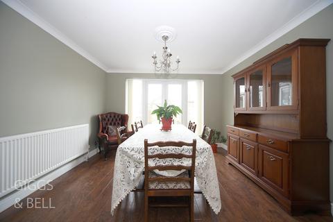 3 Sunset Drive, Luton, LU2 7TN