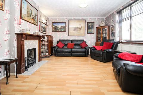 3 bedroom end of terrace house for sale - Penrith Road, Romford, Essex, RM3