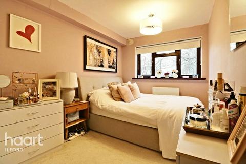 112 Castleton Road, Ilford, IG3 9QS
