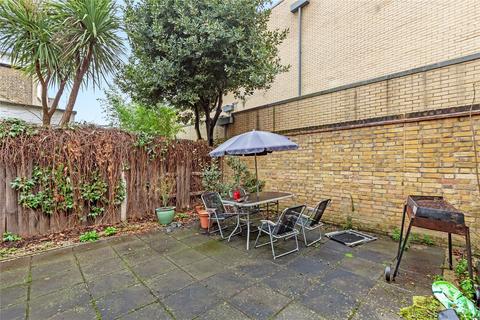 3 bedroom terraced house to rent, Voltaire Road, Clapham, London, SW4