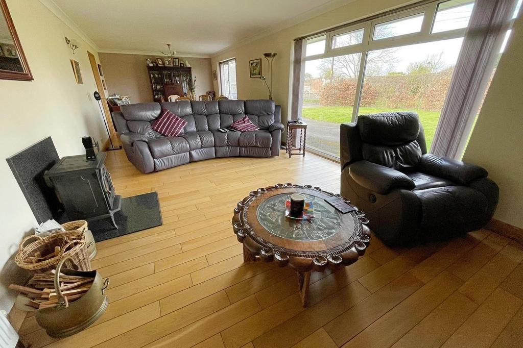 Bere Regis 3 bed detached bungalow for sale £550,000