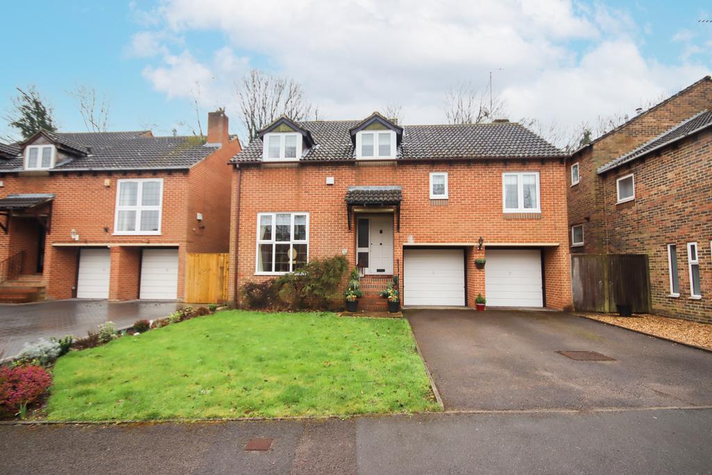 Oldacres, Maidenhead 4 bed detached house £750,000
