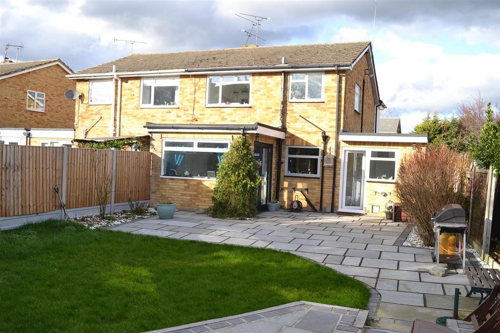 Longshots Close, Chelmsford 3 bed semidetached house for sale £475,000