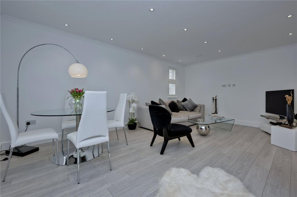 Royal Thames Walk, Claygate Lane, Thames Ditton, Surrey, KT7 3 bed