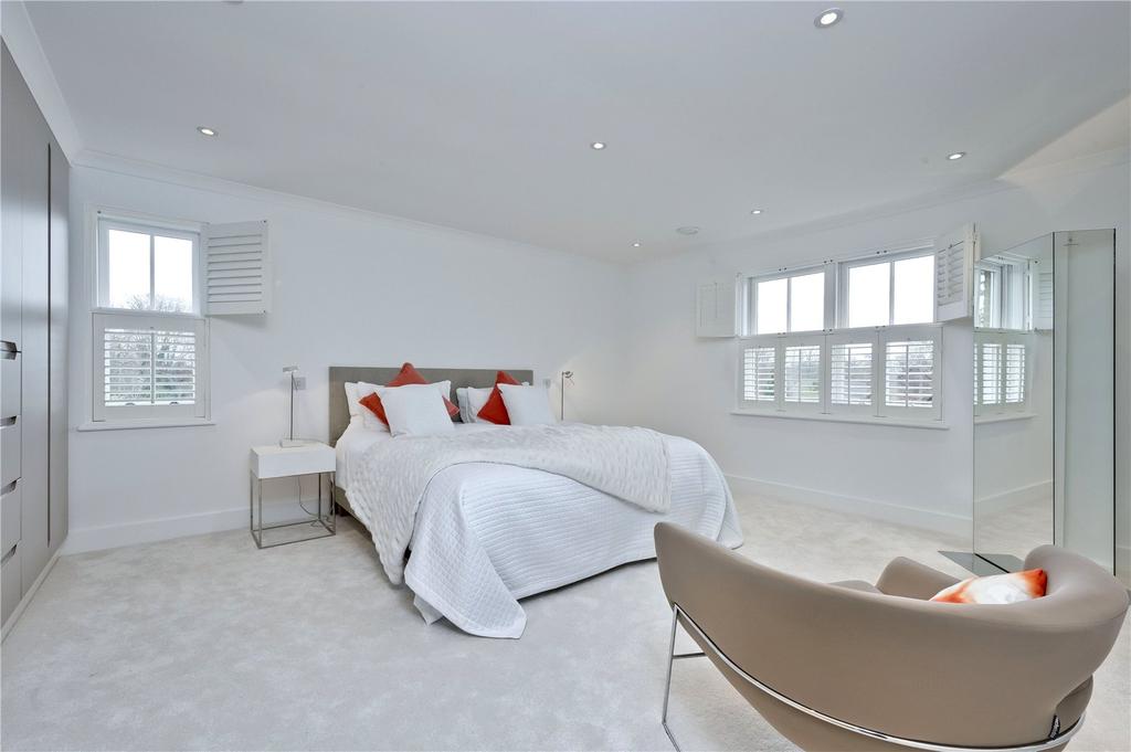 Royal Thames Walk, Claygate Lane, Thames Ditton, Surrey, KT7 3 bed