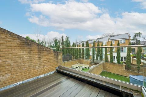 5, Royal Thames Walk Claygate Lane, Thames Ditton, KT7 0DL
