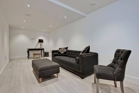 5, Royal Thames Walk Claygate Lane, Thames Ditton, KT7 0DL