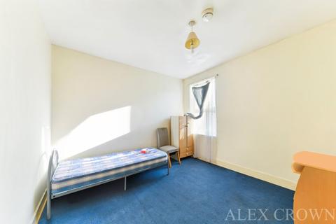 126 Allison Road, London, N8 0AS