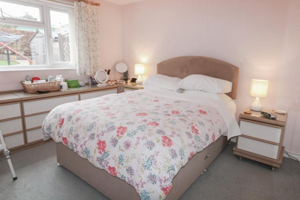 Warden Close Presteigne LD8 2DH 3 bed detached house £279,000