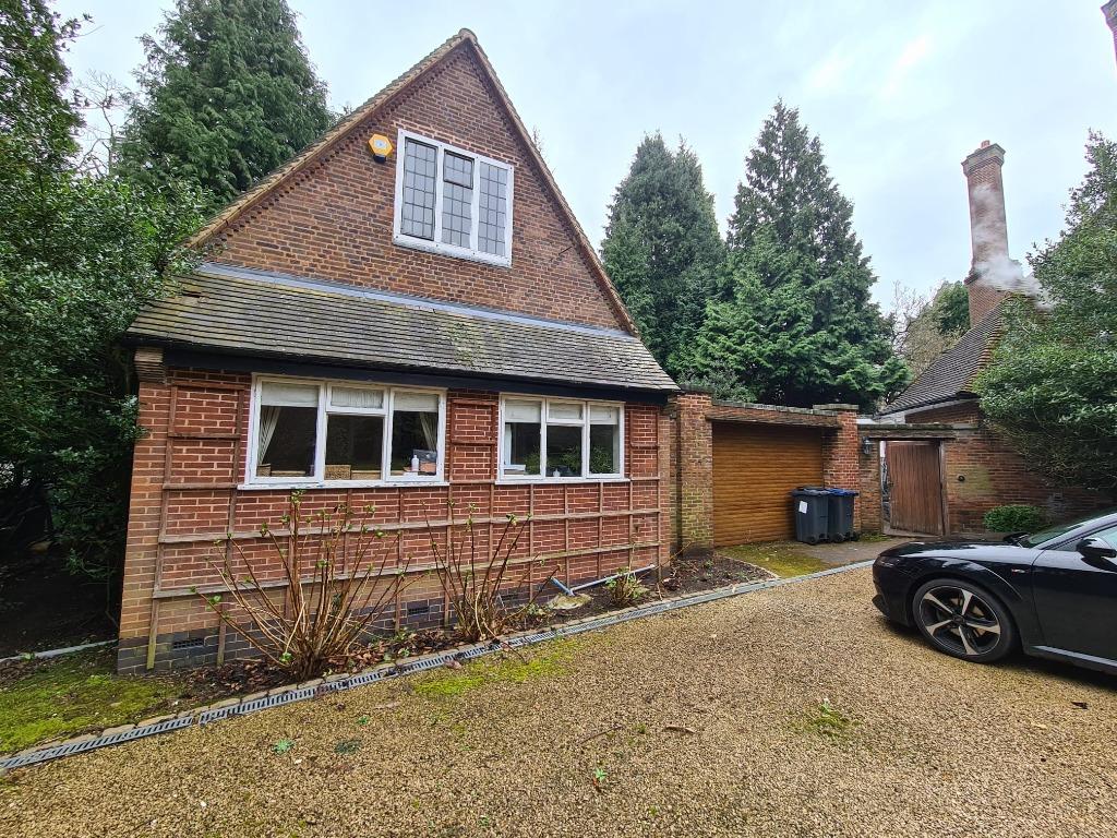 57 Bracebridge Road, Four Oaks, Sutton Coldfield, B74 2 bed cottage £