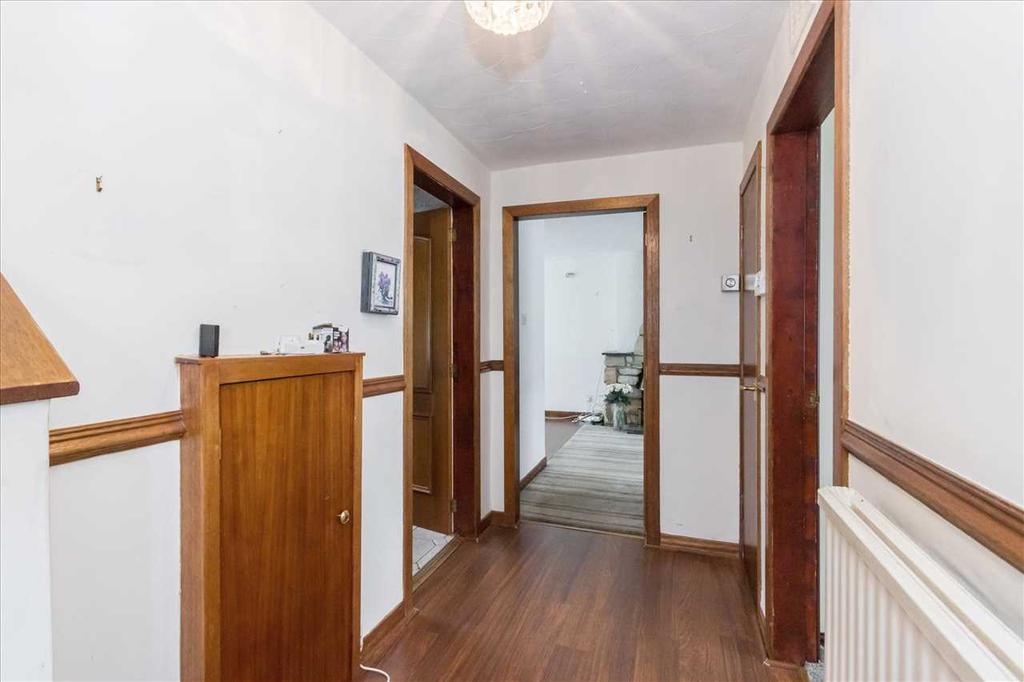 Entrance Hallway (2)