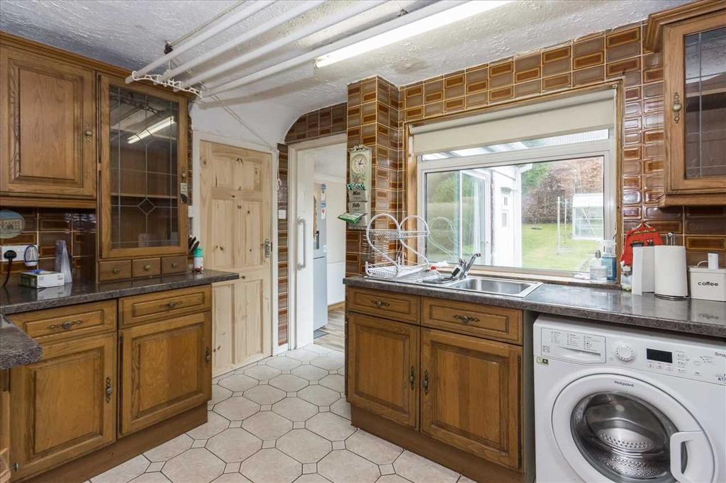 Kitchen (2)