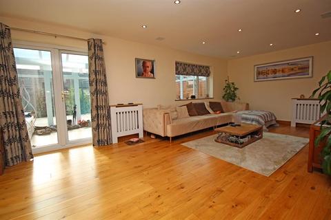 32 Harrowdene, Stevenage, SG2 9JE