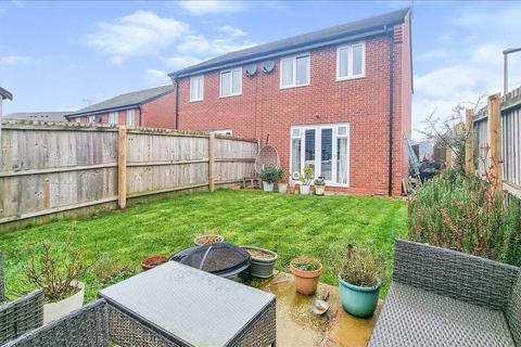 3 bedroom semi-detached house for sale - Gregory Crescent, Winsford