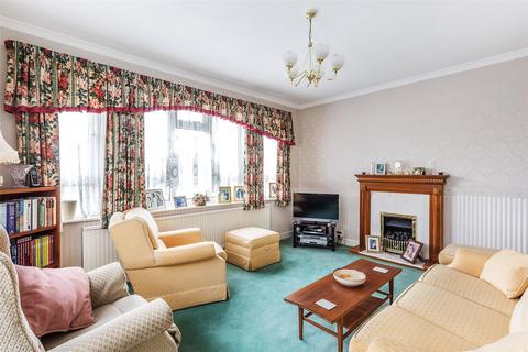 30 Orchard Way, Oxted, RH8 9DJ