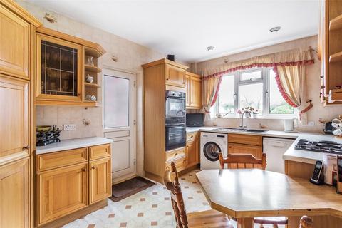 30 Orchard Way, Oxted, RH8 9DJ