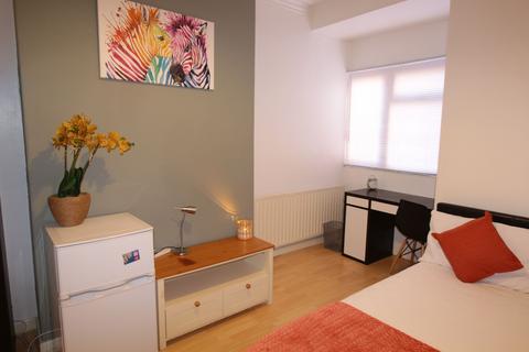 1 bedroom in a house share to rent, 10 Sibthorp Street, Lincoln, Lincolnshire, LN5