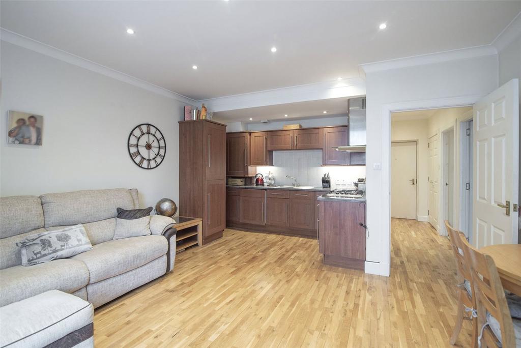 Lounge/Kitchen