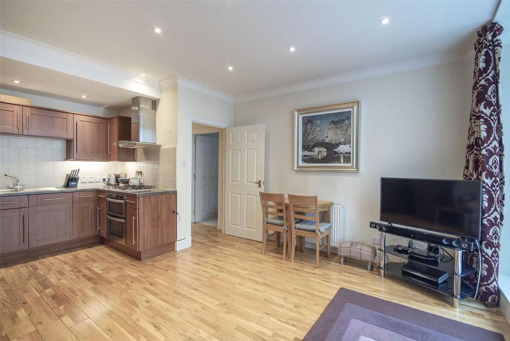 Lounge/Kitchen